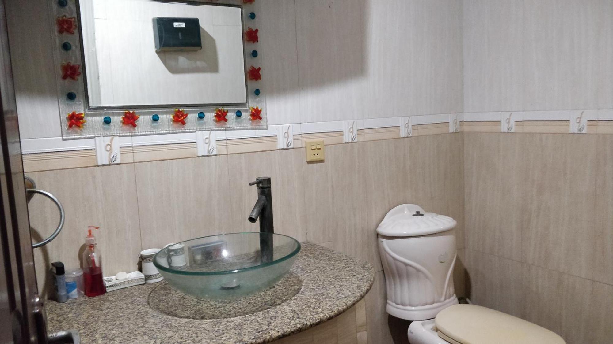 Quick continental Hotel - Jail Road Lahore Camera foto