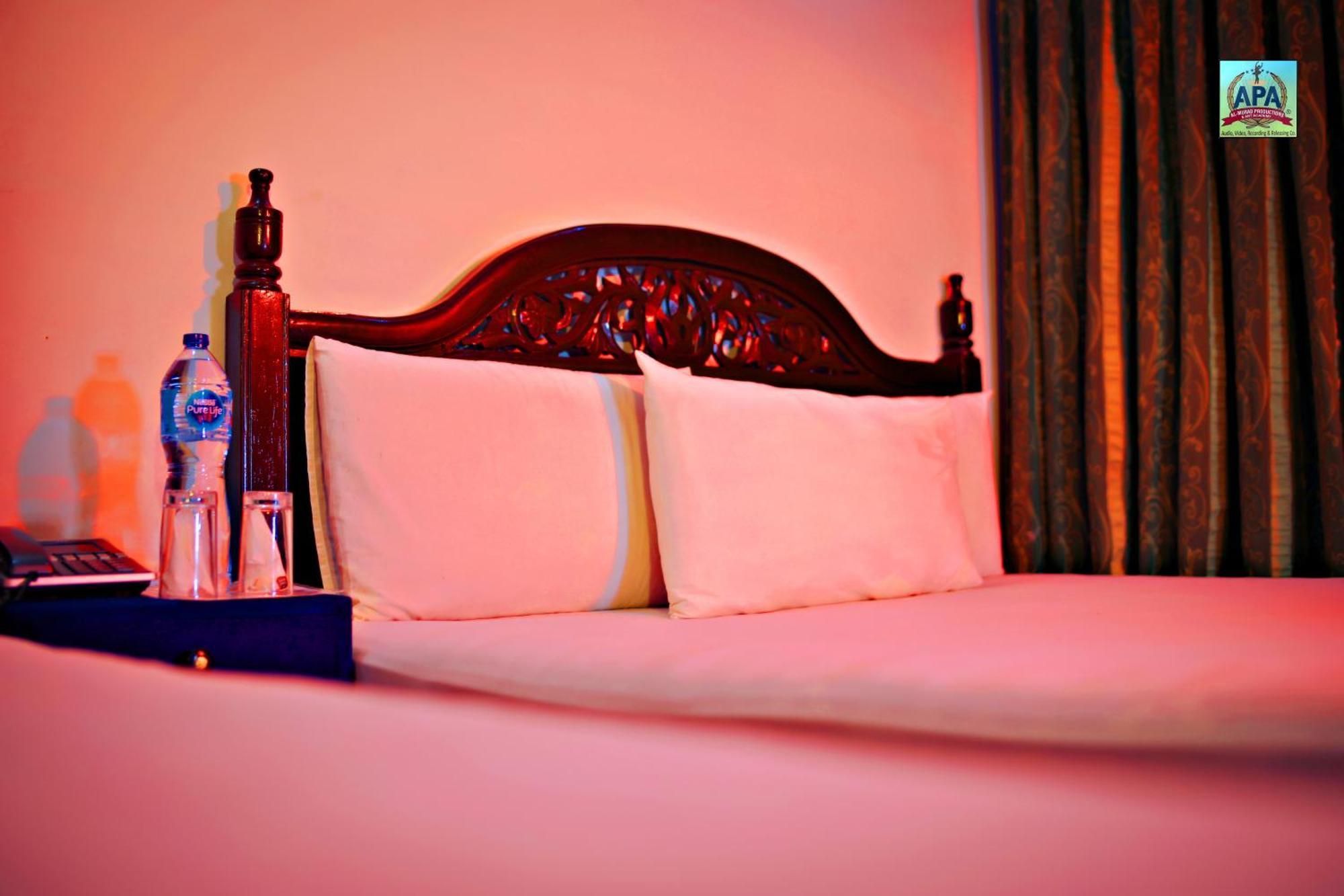 Quick continental Hotel - Jail Road Lahore Esterno foto